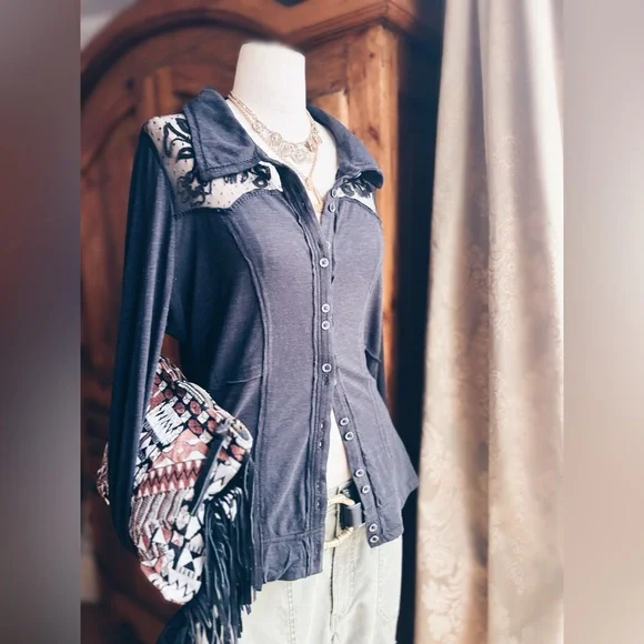 NWT Free People Rosebud Cuff Lace Top - Black - Size XL - Picture 13 of 16